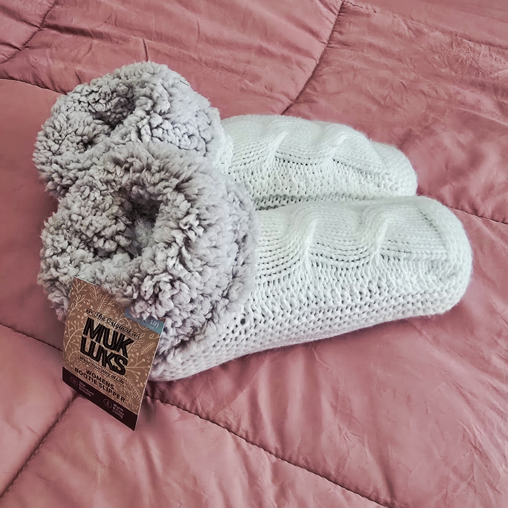 Muk Luks White Knit Slipper Socks